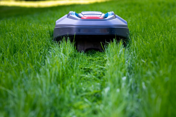 减速无刷电机在割草机机器人中的实际应用